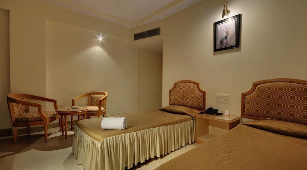 Oyo 15359 Hotel Kachandeep Jaipur Habitación foto
